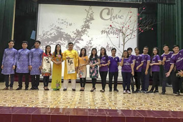 KHỐI TIẾNG VIỆT TỔ CHỨC GIỜ CHÀO CỜ THEO CHỦ ĐỀ