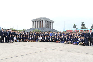 Lưu học sinh Lào tham quan và học tập tại thủ đô Hà Nội