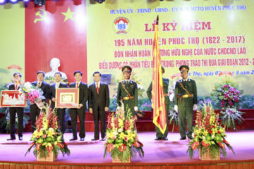 Phúc Thọ kỷ niệm 195 năm Ngày thành lập và đón nhận Huân chương Hữu nghị của nước Cộng hòa Dân chủ Nhân dân Lào