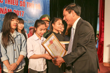 BAN DÂN TỘC THÀNH PHỐ HÀ NỘI TUYÊN DƯƠNG 141 DÂN TỘC THIỂU SỐ THỦ ĐÔ XUẤT SẮC, TIÊU BIỂU NĂM 2017