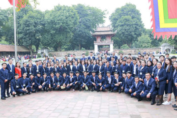 Lưu học sinh Lào đi tham quan học tập tại thủ đô Hà Nội