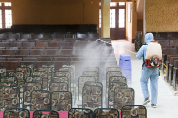 Phun thuốc khử trùng phòng chống vi rút corona