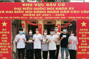 Cán bộ, giáo viên và học sinh trường Hữu Nghị T78 tham gia bầu cử đại biểu Quốc hội khóa XV và đại biểu HĐND các cấp nhiệm kì 2021-2026