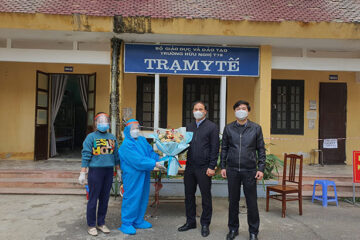 Lãnh đạo trường thăm và chúc mừng các cán bộ y tế nhân Ngày Thầy thuốc Việt Nam 27/2